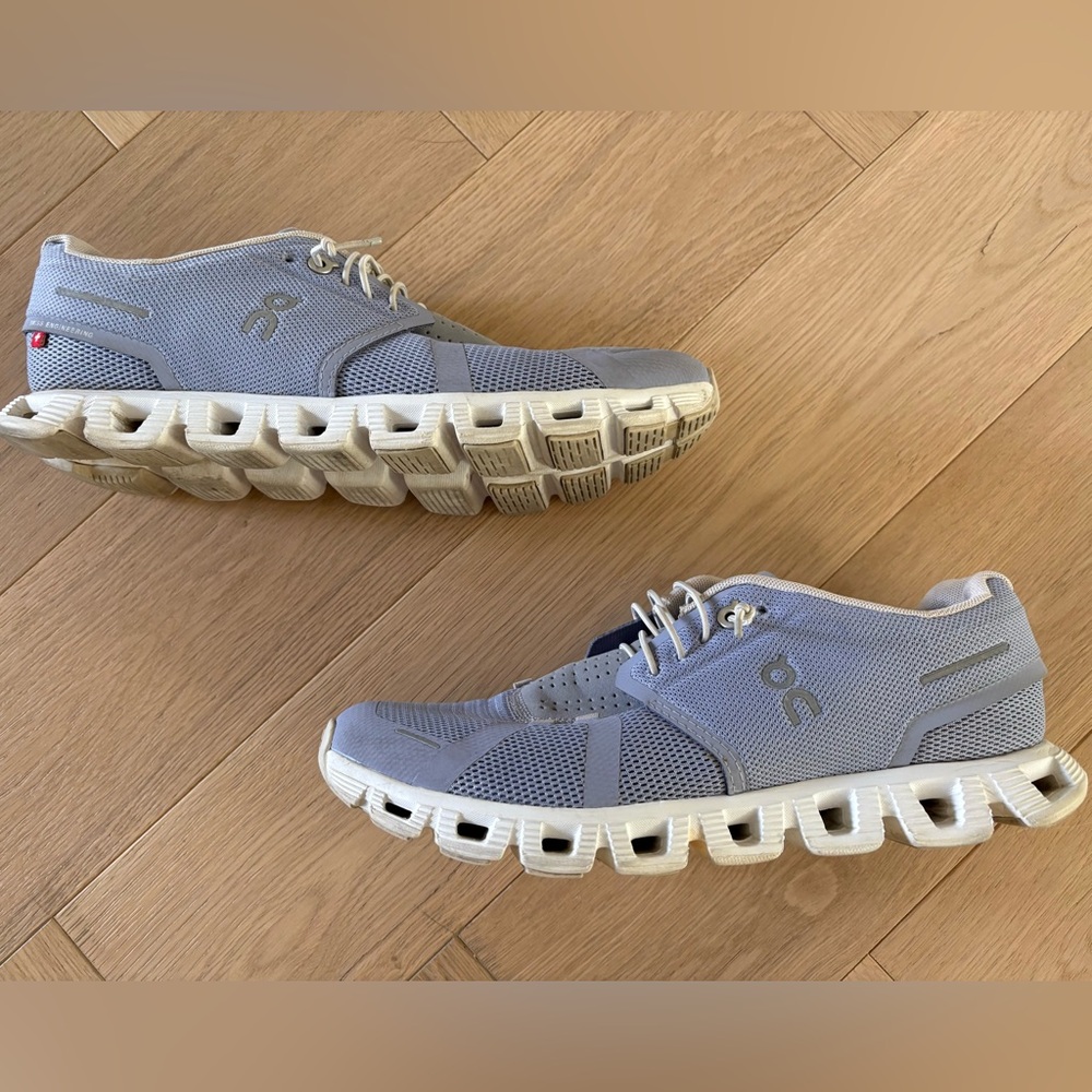 On Cloud 5 Womens Sz 9.5 Nimbus White Athletic Running Walking Shoes Sneakers